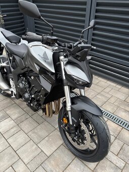 Honda cb1000 hornet - 13