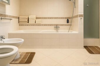 PRENÁJOM veľkého 4iz bytu  až 200m2 +  záhrada, bazen,sauna, - 13