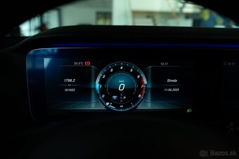 Mercedes-Benz E trieda Kombi 400 4MATIC A/T - 13