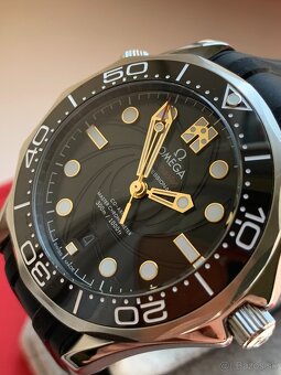 Omega Seamaster 007 “On Her Majesty’s Secret” 42mm - 13