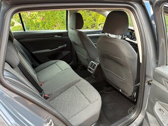Volkswagen Golf VIII Variant 1.0 eTSI 81kw Dsg 153893KM - 13