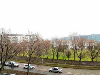 1-izbový byt vo vyhľadávanej lokalite, Nobelovo námestie, BA - 13