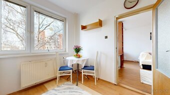 VEĽKÝ 1 izb. byt, ZVÄČŠENÝ o PRACOVŇU, Titogradská Košice - 13