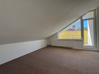 -4-izbový byt s terasou, loggiou, parkovaním - 13
