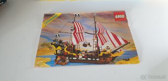 LEGO Pirátska loď - 13