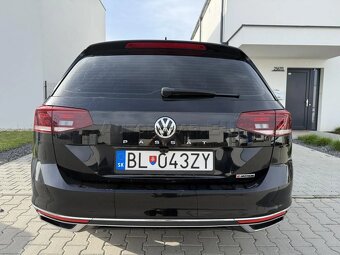 Volkswagen Passat Variant 2.0 TDI Elegance 4Motion DSG - 13