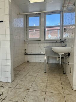 PRENAJOM: OBJEKT NA PODNIKANIE, DUNAJSKÁ STREDA - SÍDL. ZÁPA - 13