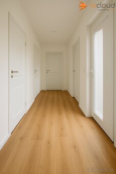 Kompletne zrekonštruovaný rodinný dom v tichej lokalite Sečo - 13