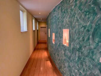 Predám 4izb bungalow,veľká garáz, veľký prestrešený bazén - 13