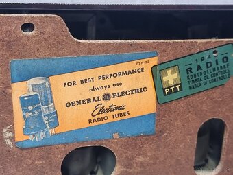 GENERAL ELECTRIC 》 MODEL 60 》5 Tube Radio + Electric Clock - 13