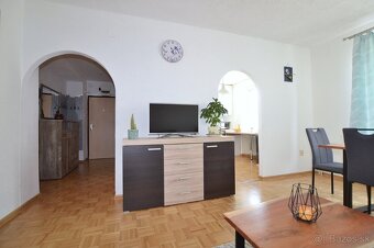 NA PREDAJ | 3 izbový byt s balkónom, 75 m2,  CENTRUM - 13