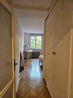 PRENÁJOM slnečný zrekonštruovaný 3-izbový byt na začiatku Ra - 13