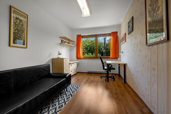 Na predaj rodinný dom Láb, veľký pozemok, tichá ulica - 13