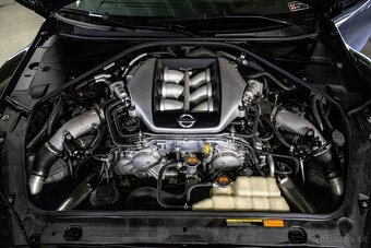 Nissan GT-R 2008 - 13