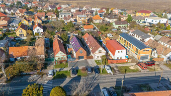 Na predaj - priestranný 3-izbový rodinný dom vo Vajnoroch - 13