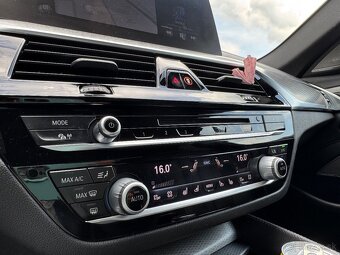 BMW 530xD G30 - 13