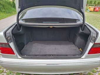 Mercedes w210 220cdi top stav - 13