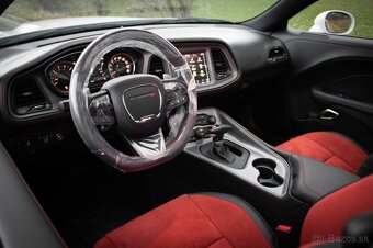 NOVÝ Dodge Challenger SRT 6.4 HEMI - 13