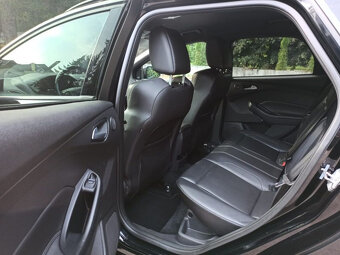 Ford Focus ST Kombi 2.0 EcoBoost Cupra Gti RS - 13
