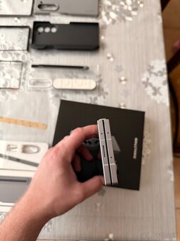 Z Fold 6 - 13