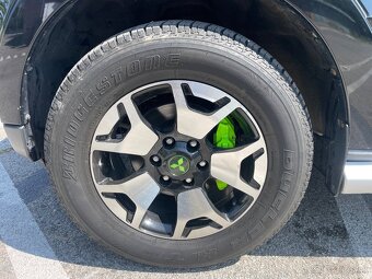 Mitsubishi Pajero 3,2 DiD 7 miestne - 13