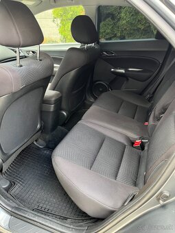 Honda Civic 1.4 benzín, 2009, 73 kW, 233567 km - 13