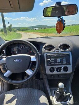Ford focus kombi 1.6 lpg - 13