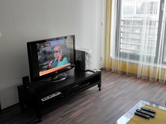 Prenájom 2 izbového bytu 69m2, Staré Mesto, Five Star, Ba - 13