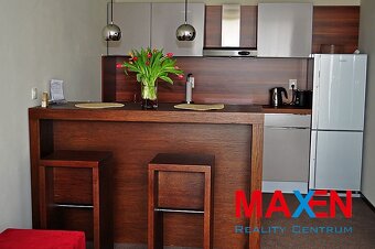 Predaj: MAXEN POLYFUNKČNÝ 3 - poschodový OBJEKT, 649 m2, 4 - 13