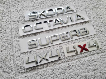 ŠKODA nápisy ČIERNE / CHROMOVE - 13