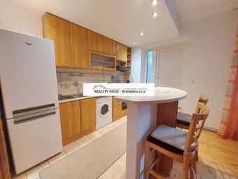 Investičná nehnuteľnosť - Polyfunkčný objekt v Starom Meste, - 13