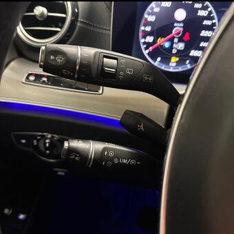 Mercedes Benz E class 220d AMG Line 4MATIC - 13