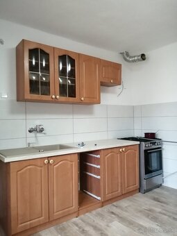 Dom s krásnymi záhradami - 13