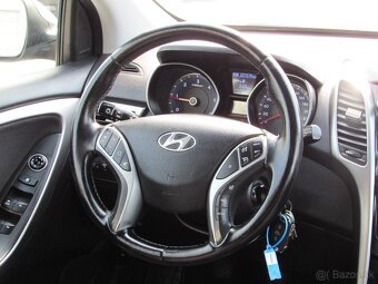 Hyundai i30 1.6 CRDi DOHC 16V Family - 13