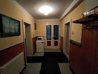 Predaj: Rodinný dom so záhradou a možnosťou ďalšej stavby v  - 13