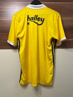 Rôzne futbalove dresy - 13