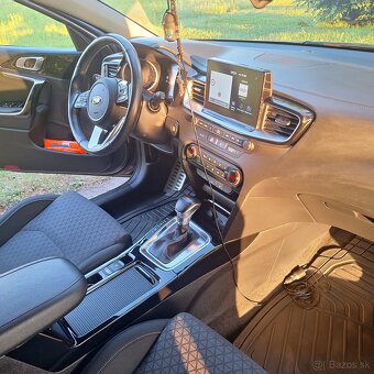 Kia ceed SW 1.6 crdi, 100kw - 13