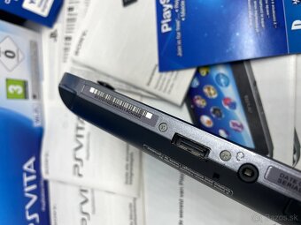 PS VITA PCH-1004 OLED +8GB - 13
