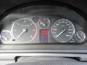 Peugeot 407 - 13