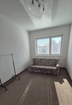 Na prenájom zariadený svojpomocný byt /93m2/ s garážou, KN - 13