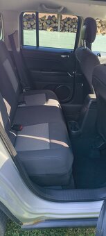 JEEP Patriot s pohonom 4x4 (RV 2011) - 13