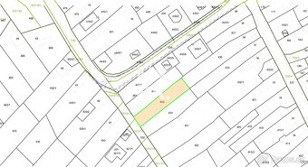 Stavebný pozemok v centre obce Gregorovce. - 13