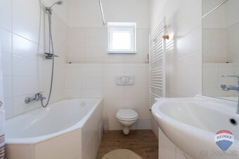 na predaj rodinný dom + podnikateľské priestory Nemšová - 13