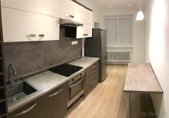 Zrekonštruovaný 3 izbový byt, 78 m2, garáž, záhrada, Galanta - 13