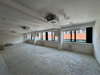 Prenájom samostatného kancelárskeho traktu 243 m² na Vajnors - 13