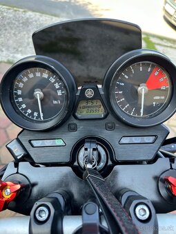 YAMAHA XJR 1300 2016 - 13