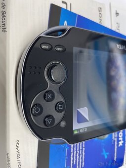 PS Vita OLED Wi-Fi (PCH-1004) - 13