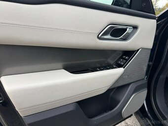 and Rover Range Rover Velar 2,0D HSE AWD 54000km - 13