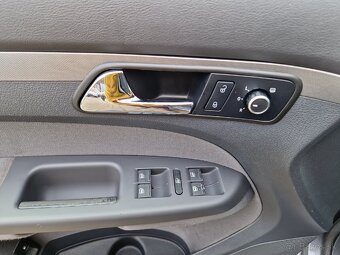 Predám Volkswagen Touran 1.9 TDI 77 KW..7-miestny,Tažné,Navi - 13