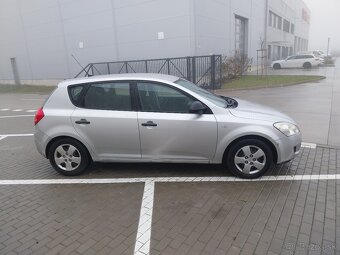 Predam Kia Ceed 1,4 16v benzín rv2007 klima nova stk ek - 13
